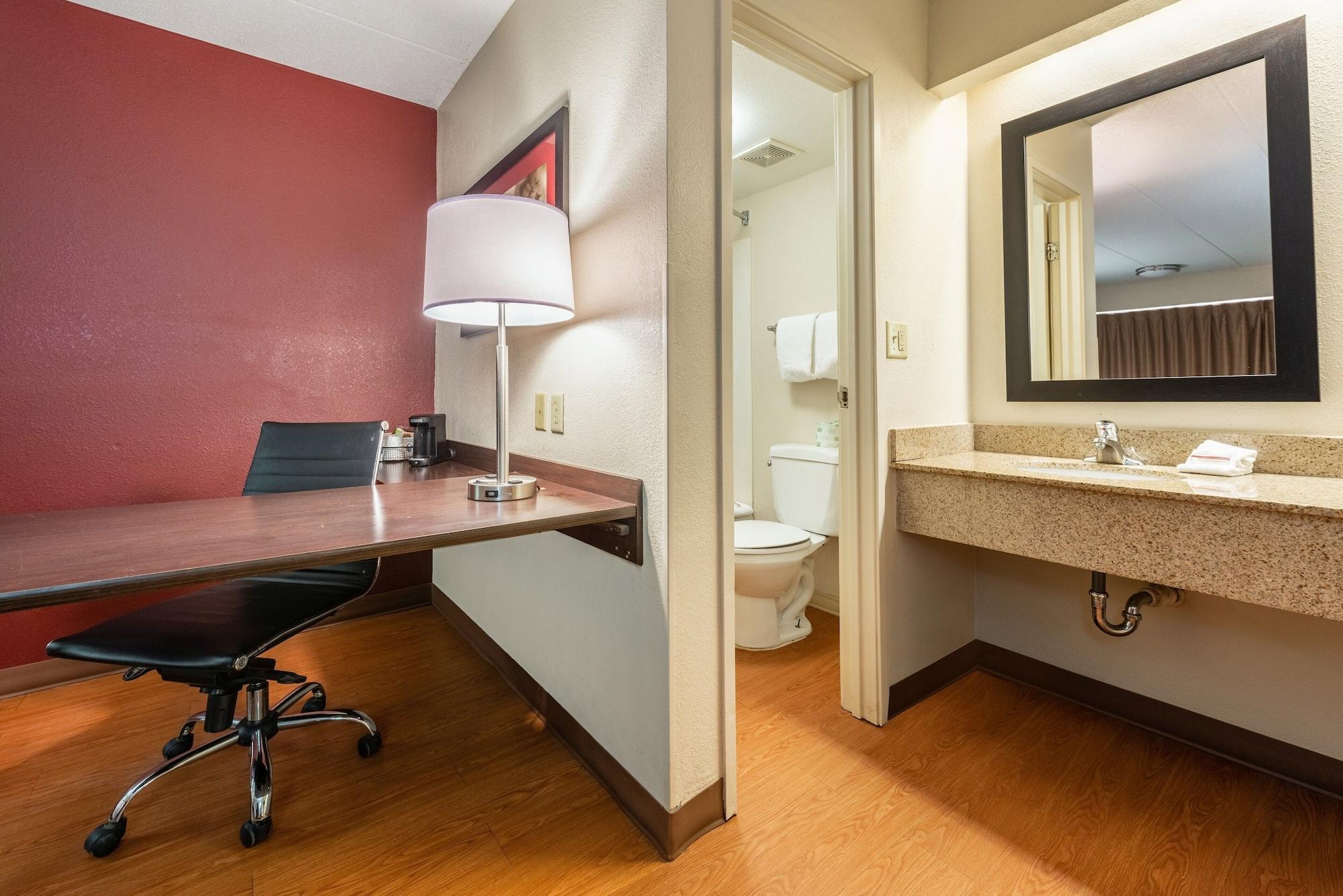 Red Roof Inn Merrillville Exterior photo