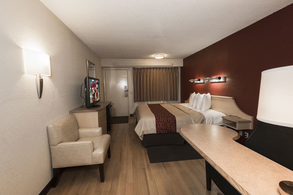 Red Roof Inn Merrillville Exterior photo